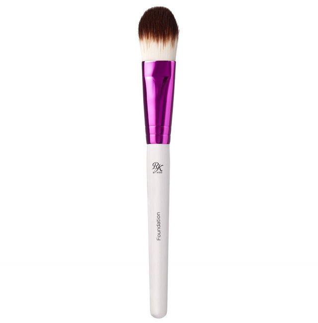 RUBY KISSES FOUNDATION BRUSH RMUB06